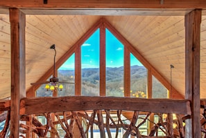 Mountain Views & Custom Cabin Design