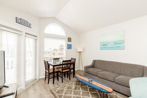 Tv, dvd-afspiller, videobibliotek, kontorer