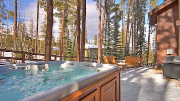 Bain à remous extérieur