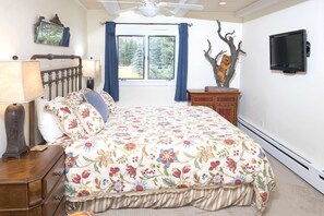 2 Schlafzimmer, Schreibtisch, Bügeleisen/Bügelbrett, WLAN