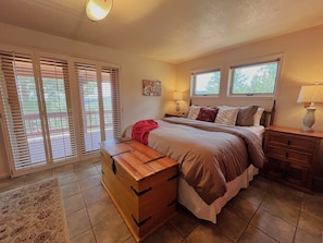 4 camere, una scrivania, ferro/asse da stiro, Wi-Fi gratuito