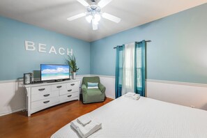 1 dormitorio, tabla de planchar con plancha, wifi y ropa de cama