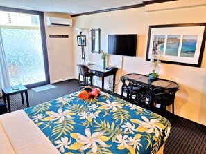 Desk, iron/ironing board, WiFi, bed sheets