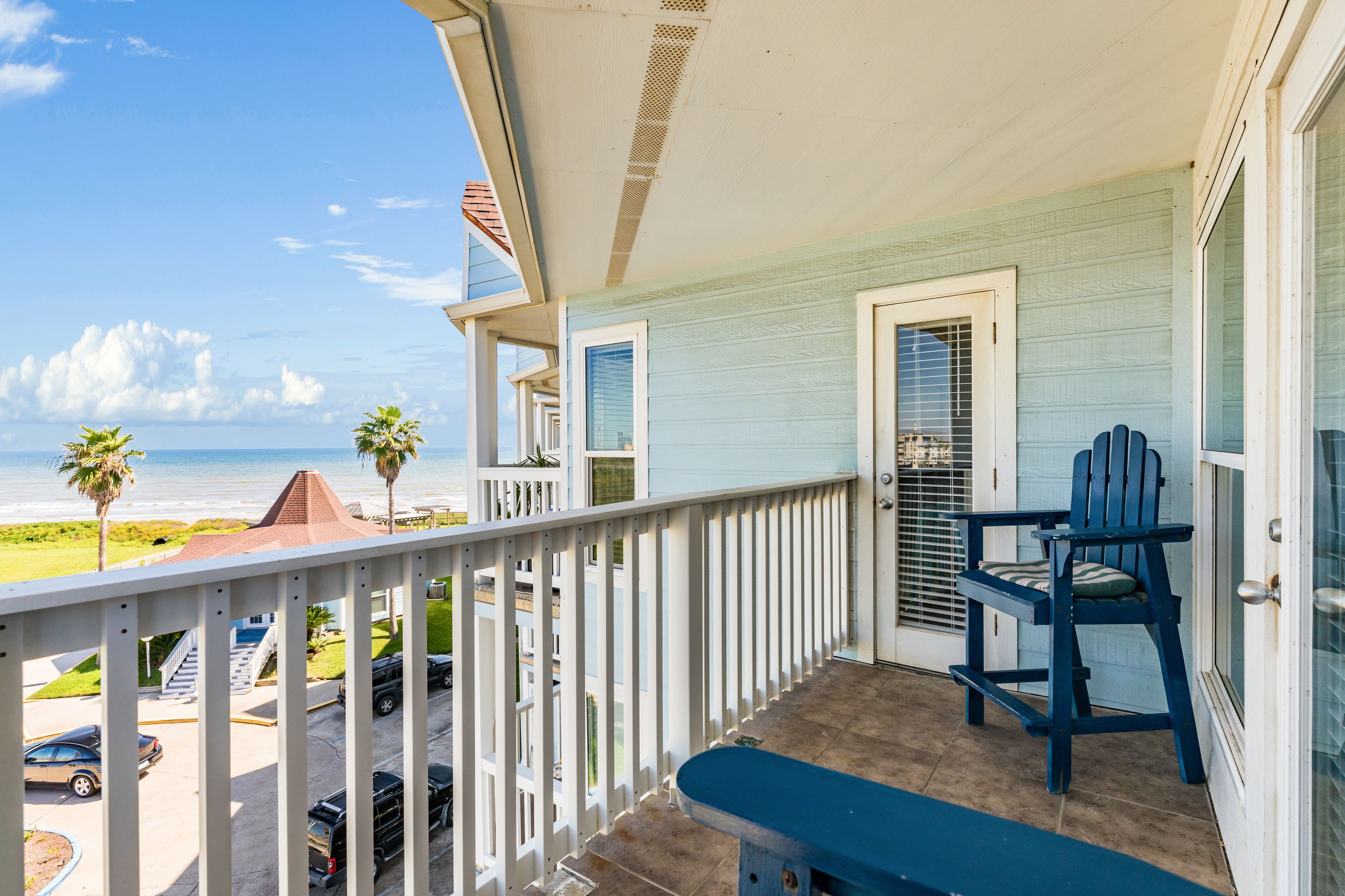Waterfront Corner Condo with Pool, Hot Tub, & Resort Amenities