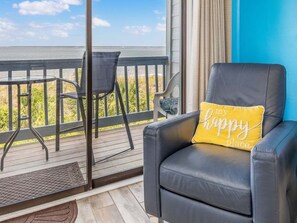 TV - Beach Racquet A219 | Sunset Views, Steps to Beach (Tybee Island)