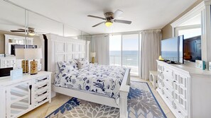 1 bedroom, iron/ironing board, free WiFi, bed sheets - Master on Gulf with Beach Chairs & Free round of Golf & Activities Every Day! (Panama City Beach)