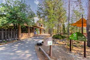 Exterior - Sunny Lodge on Scenic Riverbank with Private Hot Tub - Quiet Location, SHARC Access (Sunriver)