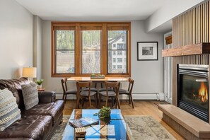 تلفزيون ذكي، مدفأة، مشغل دي في دي