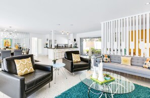 Smart TV, fireplace, DVD player