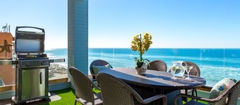 Single Family Oceanfront Home with Spa. P1643-0