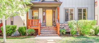 Modern Mountain Lodge with Private Hot Tub, Shared Pool & Gym