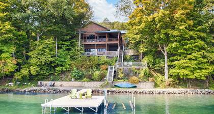 Kiero Lake Lodge: "Lakefront Adirondack Style Home w / Hot Tub"