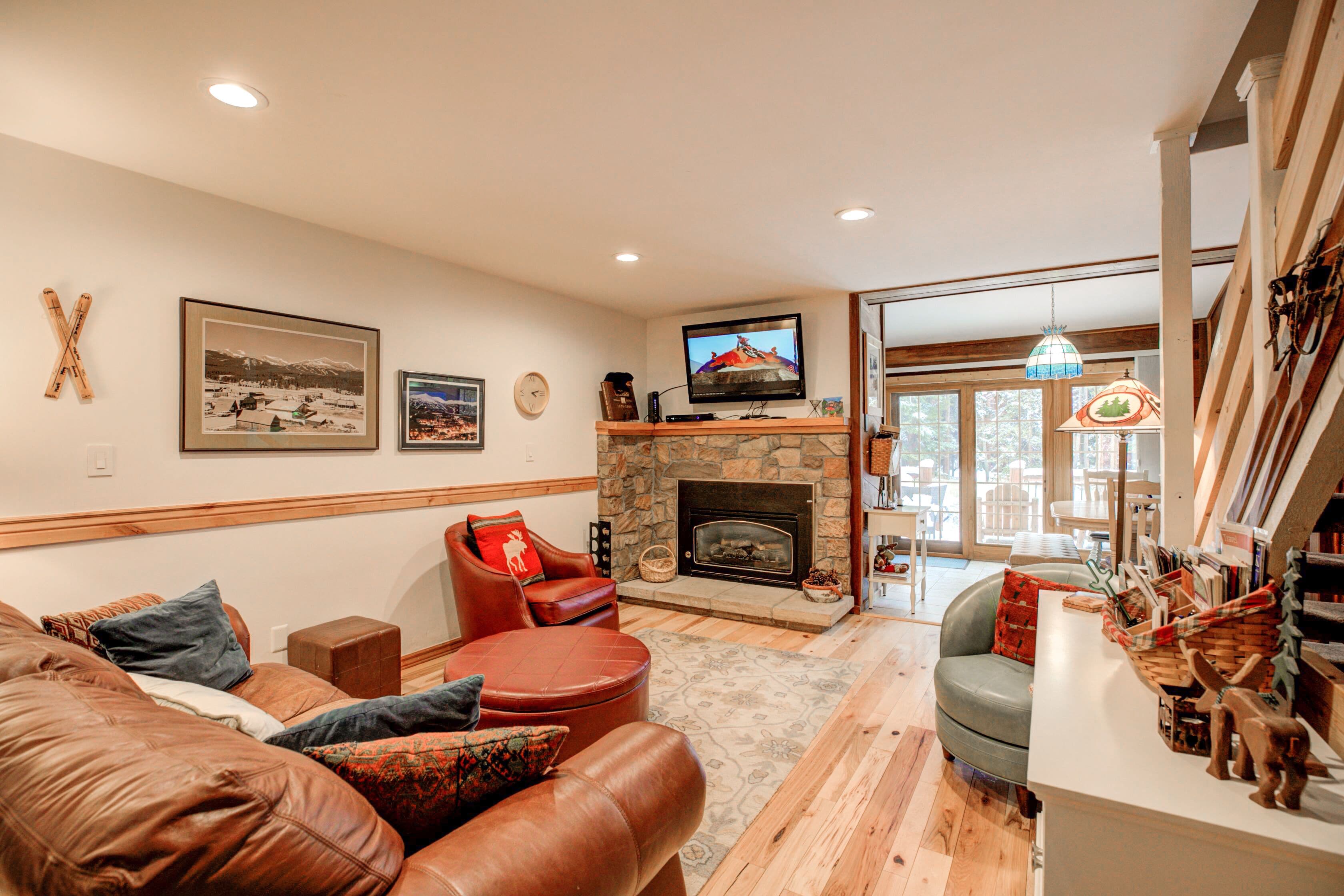 TV, fireplace, DVD player