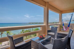 Property grounds - Spacious beachfront condo with onsite restaurant, pool, AC and WiFi! (AKUMAL)