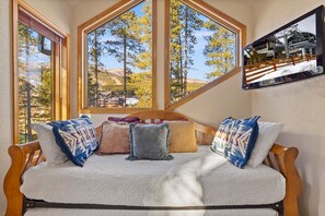 7 bedrooms, desk, iron/ironing board, free WiFi