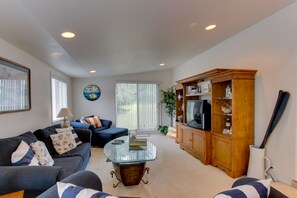 Fernseher, Kamin, DVD-Player, Videothek