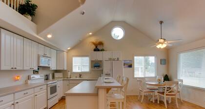 Lakeview Family-Friendly Home - Just a Block to Sunset Beach Access