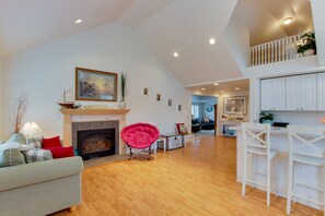 TV, peis, DVD-spiller og filmbibliotek