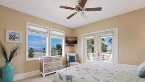 Room - Blue Water Escape by Duncan Real Estate (Bradenton Beach)