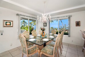 Dining - 🏖️Amazing Ocean & Sunset Views | Pool | Gated Community (Kailua Kona)