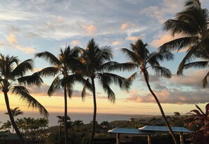 Property grounds - 🏖️Amazing Ocean & Sunset Views | Pool | Gated Community (Kailua Kona)