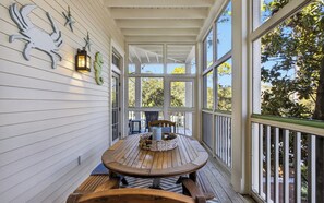 Dining - Park Place - Park District Newly Renovated WaterColor Condo With 2 Bikes! (Santa Rosa Beach)