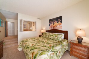 2 bedrooms, desk, iron/ironing board, WiFi