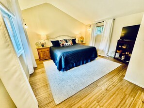 2 bedrooms, desk, iron/ironing board, free WiFi