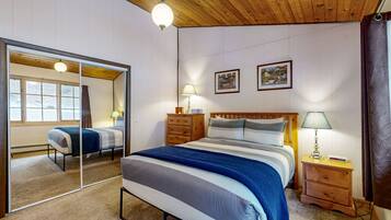 1 bedroom, iron/ironing board, internet, bed sheets