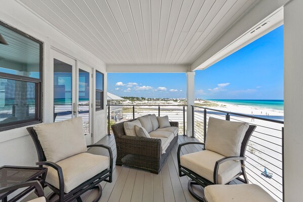 Property grounds - Luxury Grayton Beach House ON THE SAND in 30a! Private Beach, Porch, Balcony. (Santa Rosa Beach)
