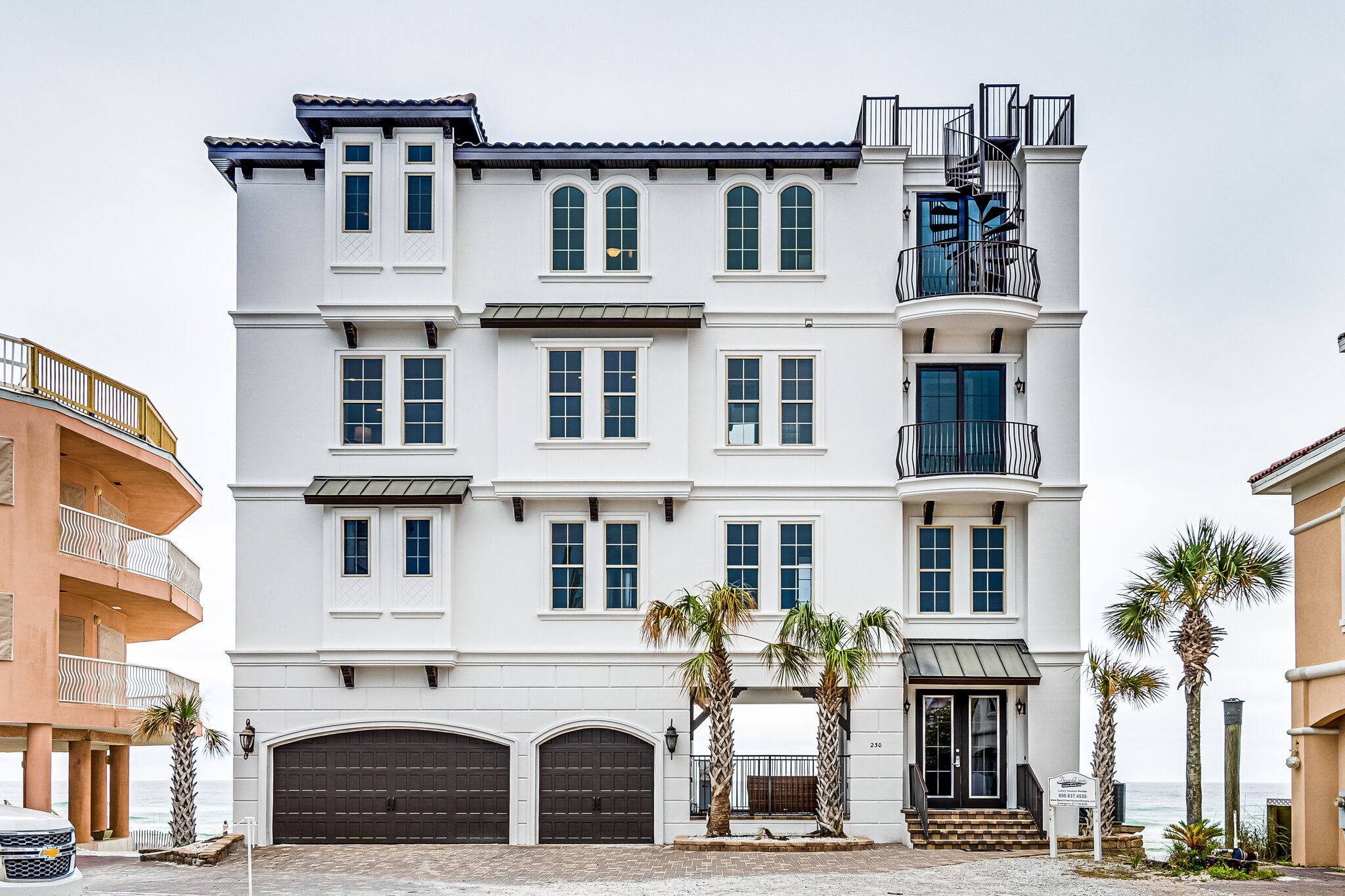 FALL DATES AVAIL!!  Stunning Huge 4BR Home Right on the Beach!