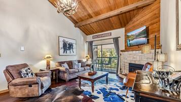 TV, peis og kontorer