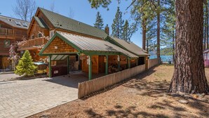 Exterior - Charming 1 bedroom Lakefront (Kings Beach)