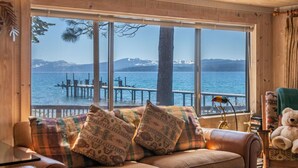 Smart TV, fireplace, DVD player, stereo - Charming 1 bedroom Lakefront (Kings Beach)