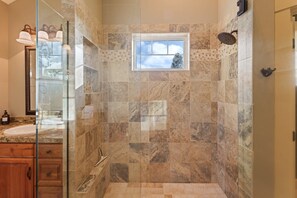 Badekar, hårtørrer, håndklæder