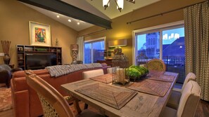 Dining - Ellington Loft | City Views + Biltmore Pass | Walk to Everything (Asheville)