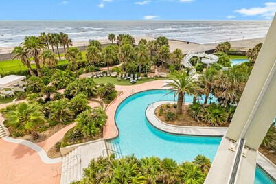 Oceanfront retreat with luxury pools, hot tub, lazy river, game room & balcony