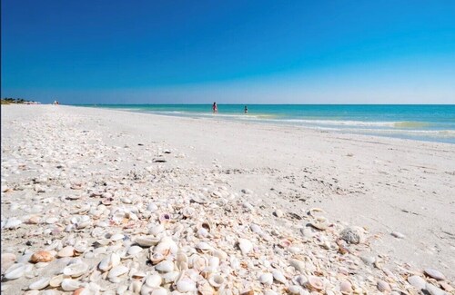 SUNDIAL J208 | Two Bedroom Sanibel Condo, Just Steps To Beach!