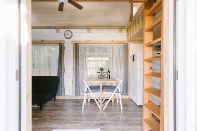 Modern Urban Tiny House w/ 2BR near Airport and Transportation-Private Setting