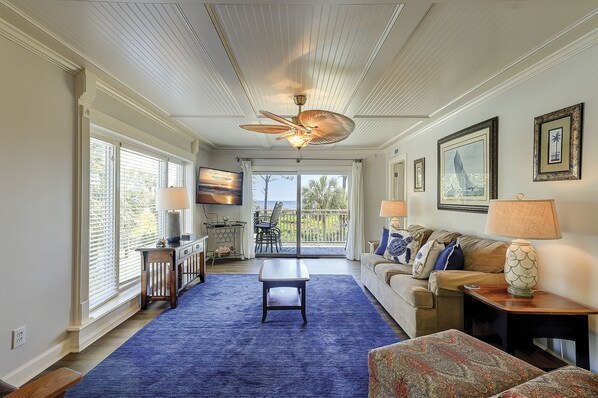 Smart TV, DVD player