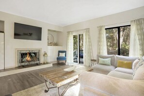 Smart TV, fireplace, DVD player