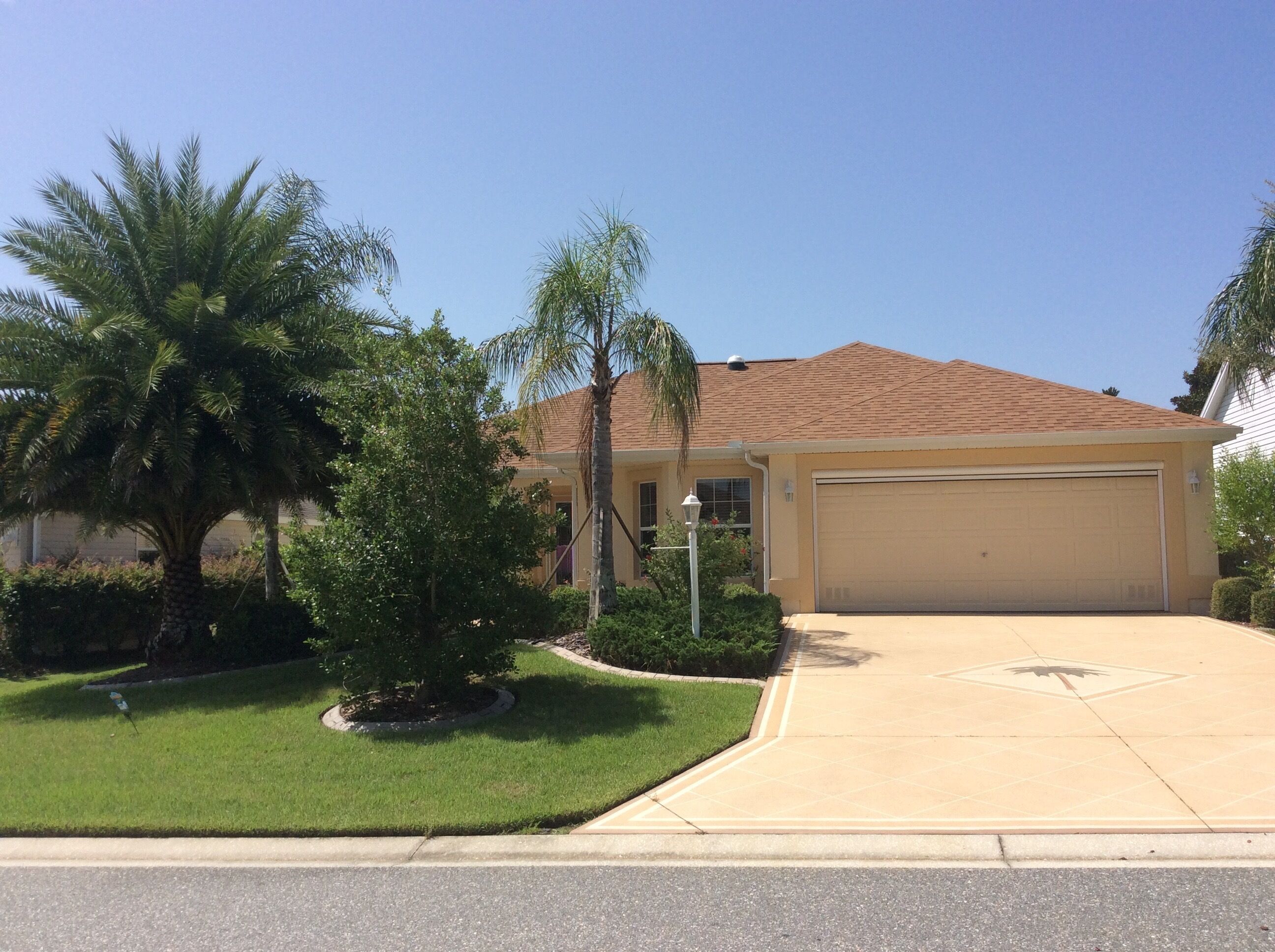 Beautiful 3/2 60" Flat Screen TV in LR Located in the Village of Hadley