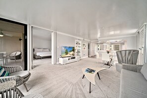 2 bedrooms, iron/ironing board, free WiFi, bed sheets - Direct beachfront vacation rental on Sanibel Island! (Sanibel Island)