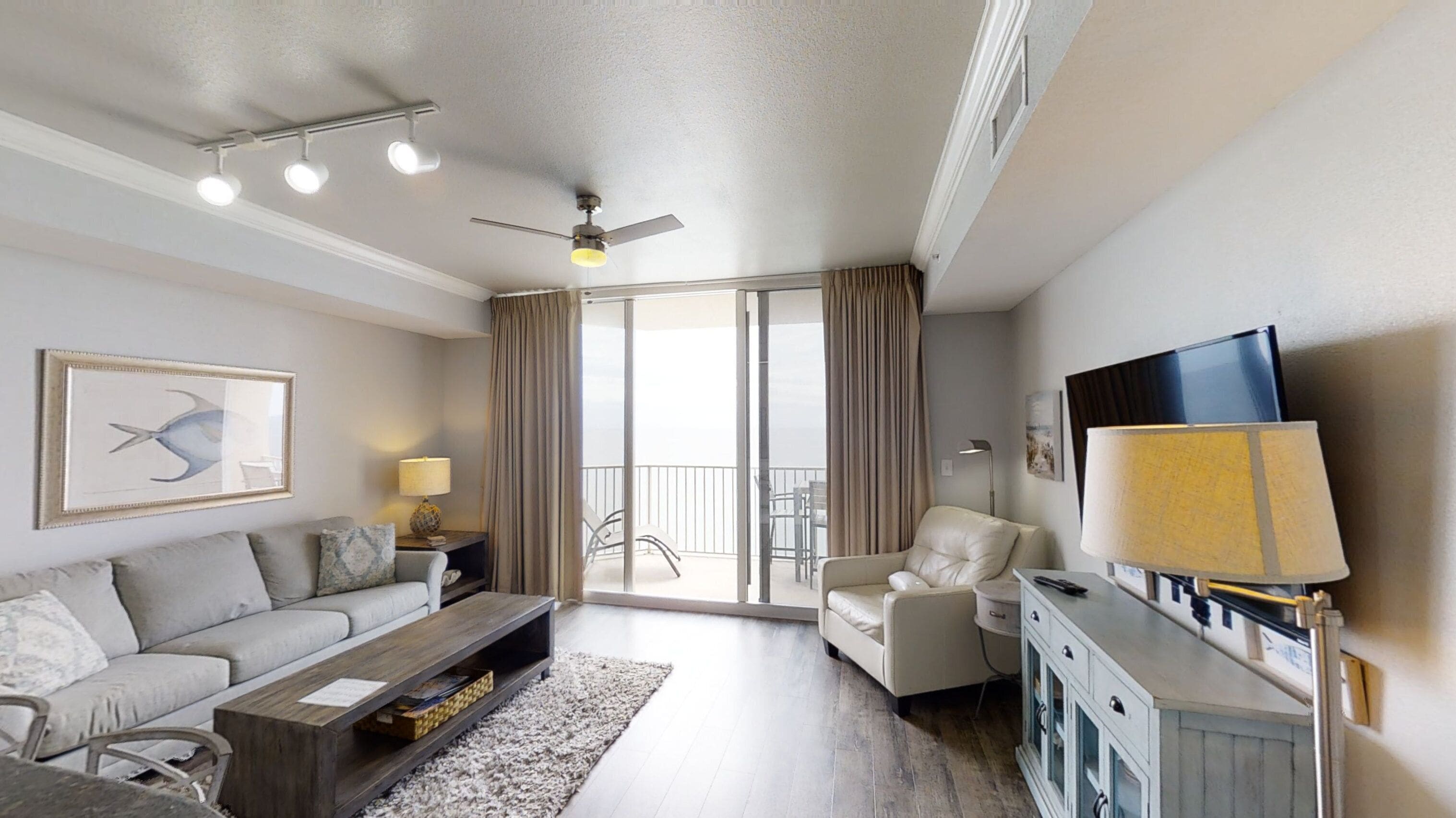 Beautiful Condo! Free Beach Chairs Free round of Golf & Activities Every Day!