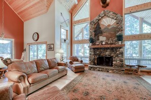 TV, fireplace, DVD player