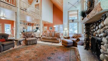 Télévision, cheminée, lecteur de DVD