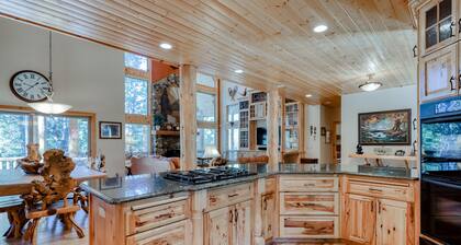 Beautiful Family-Friendly Cabin with WiFi & Great Location Near Shaver Lake