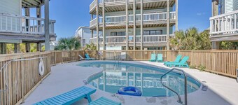 Island North 9 - Relax and decompress at this North End ocean view condo