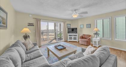Island North 9 - Relax and decompress at this North End ocean view condo
