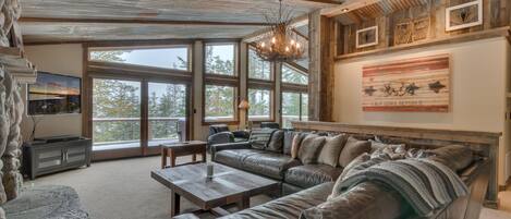 TV, fireplace, stereo